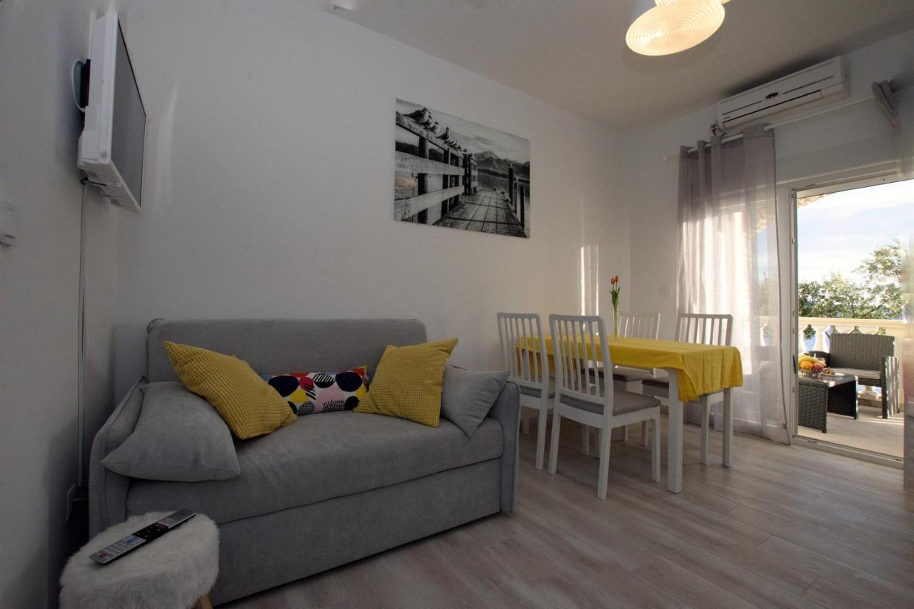 Apartments By The Sea Kozino, Zadar - 5803 Екстер'єр фото